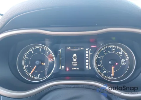 2016 Jeep Cherokee 75Th Anniversary z USA, uszkodzony, nr VIN 1C4PJMCB7GW235048